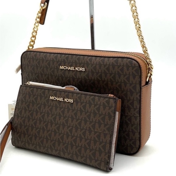 Michael Kors Large EW Crossbody Bag & Large Double Zip Wallet Brown - Picture 2 of 13